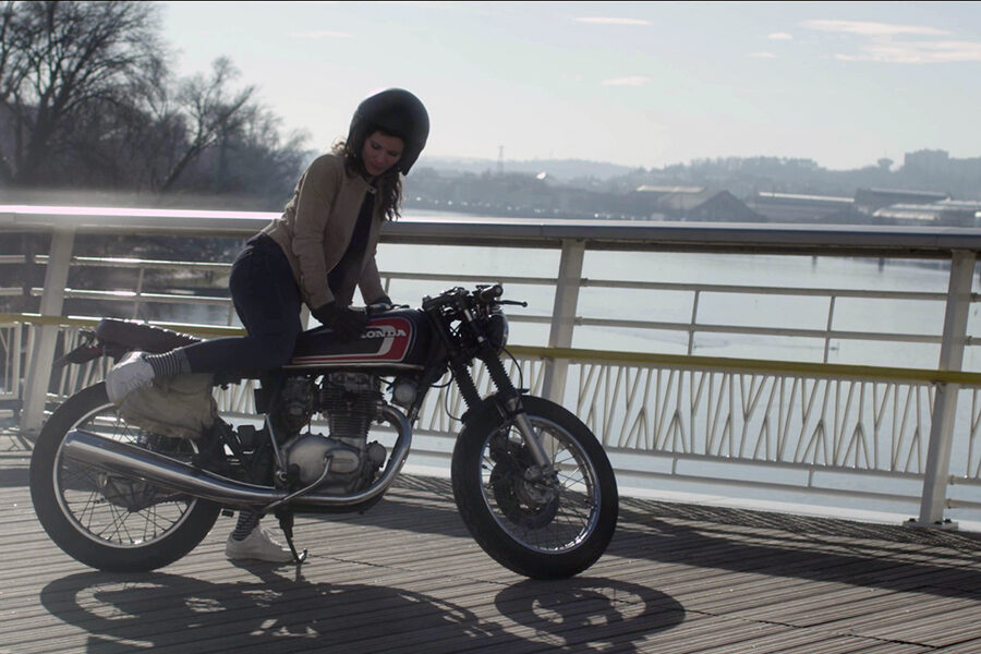 blog-nouveau-monde-sigvaris-video-branding-screencap-moto-900x600-b
