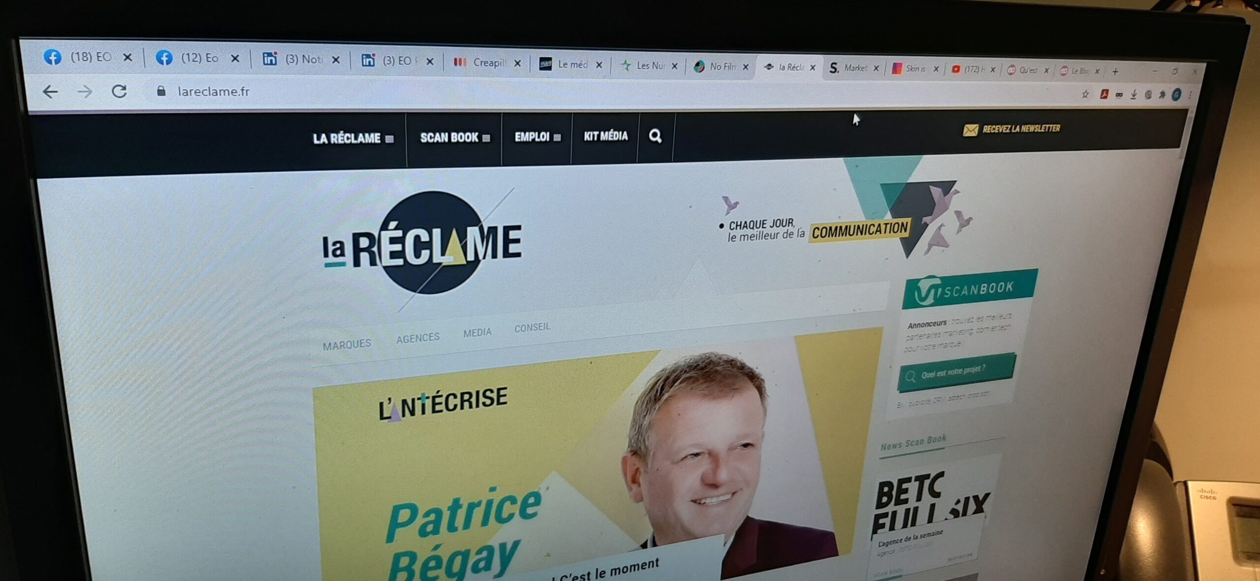 Spot publicitaire et vidéo marketing : écran affichant le site La Réclame consacré à la communication
