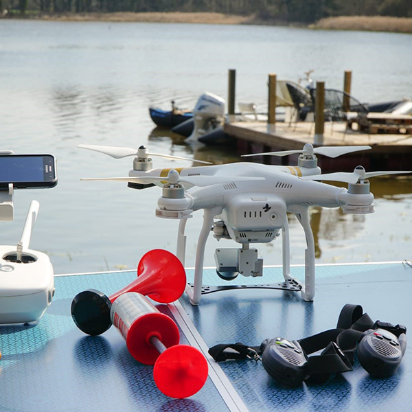 Lamotte scène bateau drone – Le Groupe Lamotte se dote de son 1er film de marque