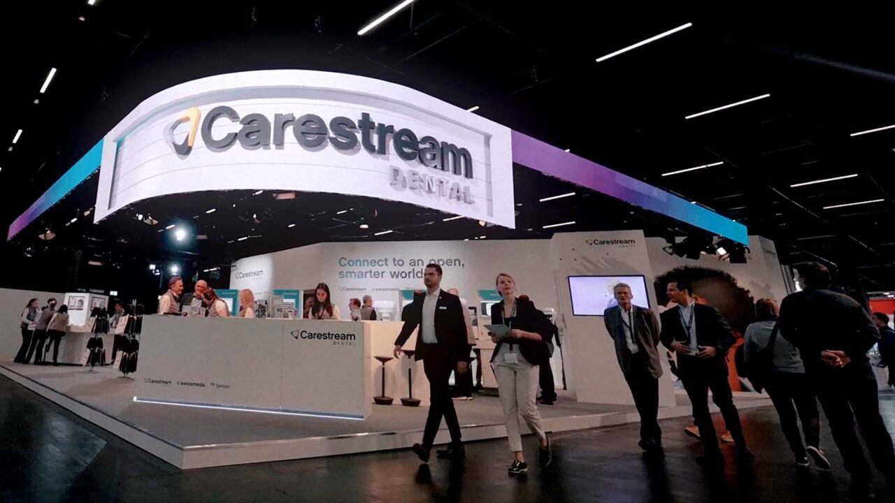 Stand Carestream Dental au salon IDS, professionnels de la médecine dentaire réunis, film de marque