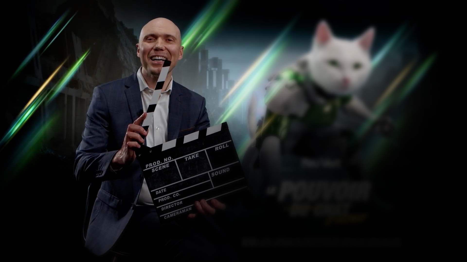 Présentateur tenant un clap de cinéma, vidéo institutionnelle Feu Vert enseigne automobile